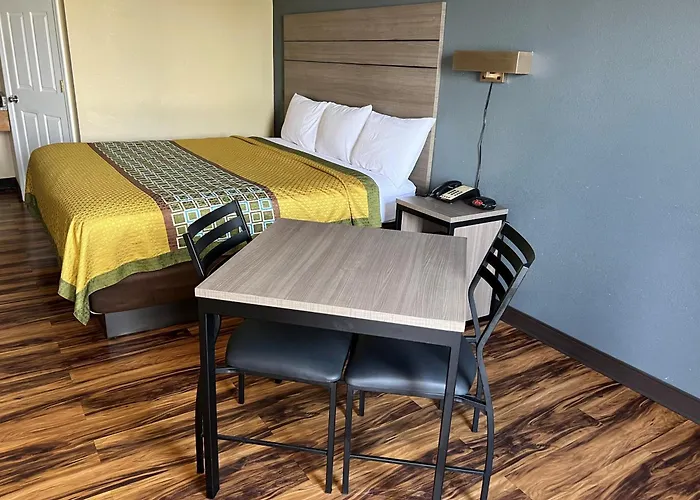 Knights Inn Lumberton
